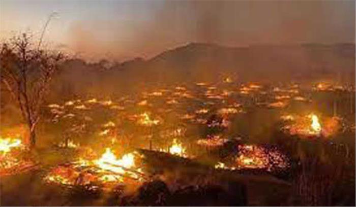 आजमगढ़ में आग का तांडव, 70 घर स्वाहा, दो मासूम मरे