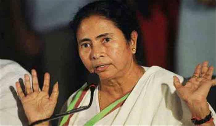 भाजपा चुनाव जीतने के लिए नगद का प्रयोग करती है : ममता