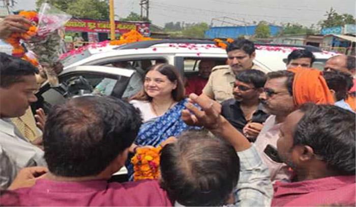 भाजपा सांसद मेनका गांधी ने उठाए जिले की कानून व्यवस्था पर सवाल
