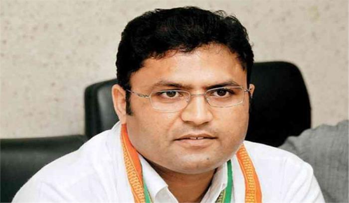 किसानों के कर्जे की बजाए घोटाले माफ करने में जुटी भाजपा सरकार : तंवर