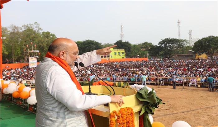 पोंजी घोटाला आरोपियों को भाजपा देगी सजा : अमित शाह पोंजी घोटाला आरोपियों को भाजपा देगी सजा : अमित शाह