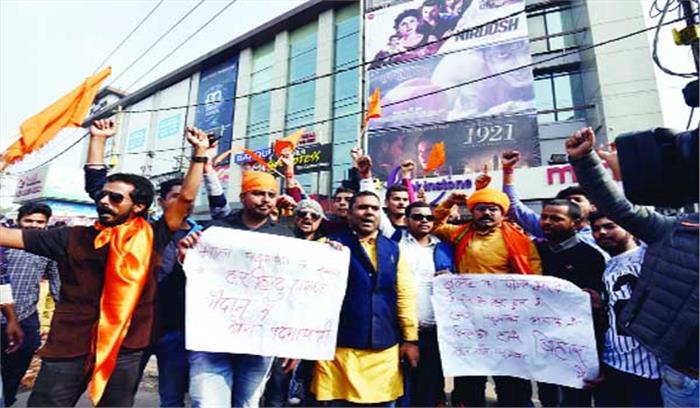 भाजपा शासित राज्यों में फिल्म पद्मावत पस्त