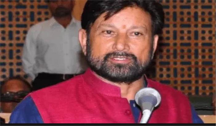 कठुआ मामले में लाल सिंह की सीबीआई जांच कराने की मांग, नंगे पांव किया मार्च का नेतृत्व