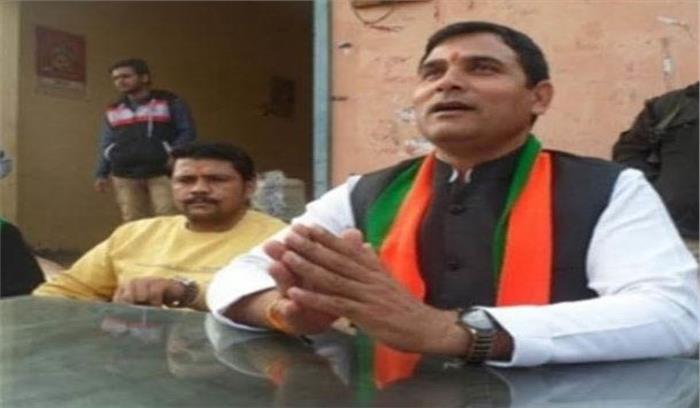 भाजपा विधायक नंदकिशोर गुर्जर पर हमला, पुलिस चौकी में भागकर बचाई जान