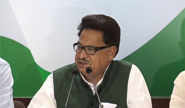 जीते जी भाजपा ने अटल जी की उपेक्षा की और अब उनपर राजनीति कर रही है: पी एल पुनिया