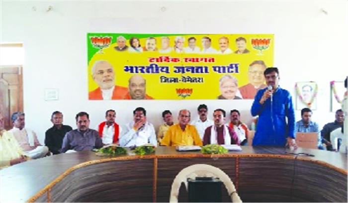 जनसंपर्क यात्रा में  आम नागरिक भी बढ़-चढ़ कर हिस्सा ले रहे