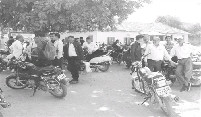 2 सैकड़ा बीएलओ रहे परेशान