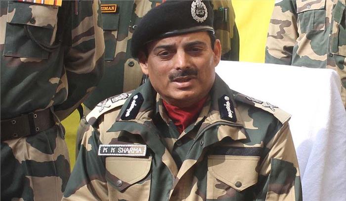 देश में सिर्फ बीएसएफ को स्मार्टफोन इस्तेमाल की अनुमति: डीजी