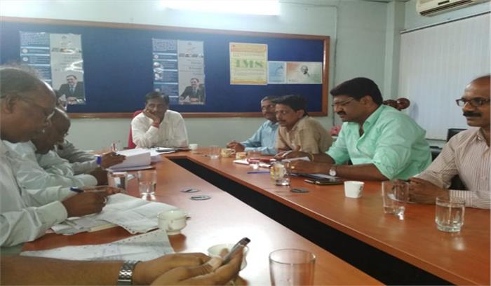 चौक चौराहों का सौदर्यीकरण तथा लाईट की होगी व्यवस्था चौक चौराहों का सौदर्यीकरण तथा लाईट की होगी व्यवस्था