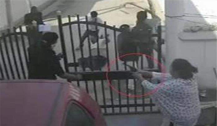  उत्तर प्रदेश :बहादुर पत्नी ने सूझबूझ से अपने पति की जान बचाई