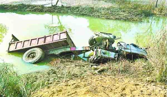 ट्रैक्टर के नहर में पलटने से दो चालकों की मौत