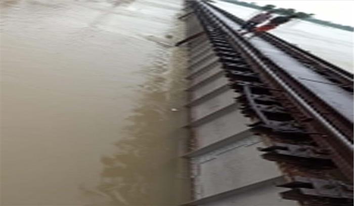 समस्तीपुर-दरभंगा रेलखंड पर ट्रेनों का परिचालन बंद समस्तीपुर-दरभंगा रेलखंड पर ट्रेनों का परिचालन बंद