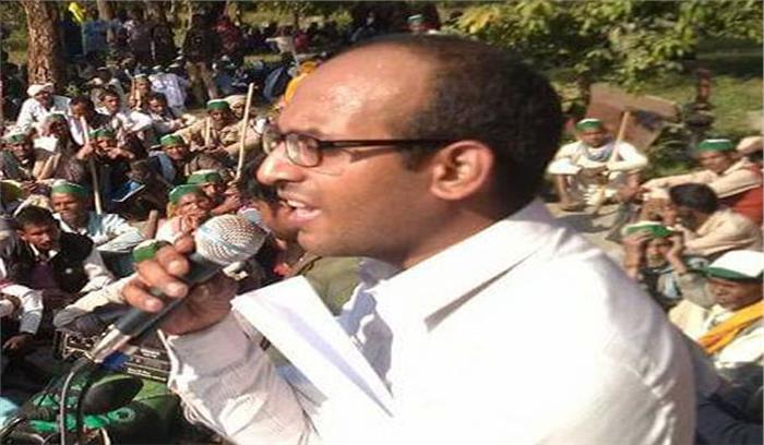 संघ ईवीएम से छेड़छाड़ कर संविधान में मनुस्मृति घुसाने में लगा है संघ ईवीएम से छेड़छाड़ कर संविधान में मनुस्मृति घुसाने में लगा है