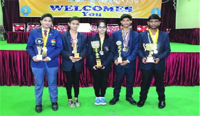 पांच अंतराष्ट्रीय खिलाड़ियों का सम्मान