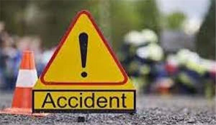 उत्तर प्रदेश : सड़क दुर्घटना में महिला की मौत