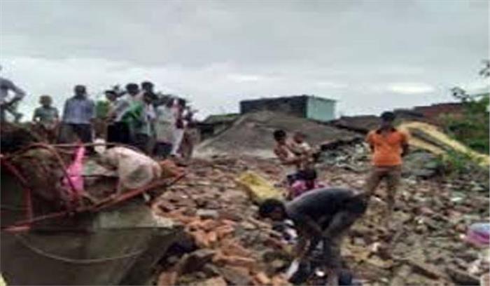 बलिया में पटाखा छोड़ने के विवाद में दो लोगों की मौत,चार घायल बलिया में पटाखा छोड़ने के विवाद में दो लोगों की मौत,चार घायल