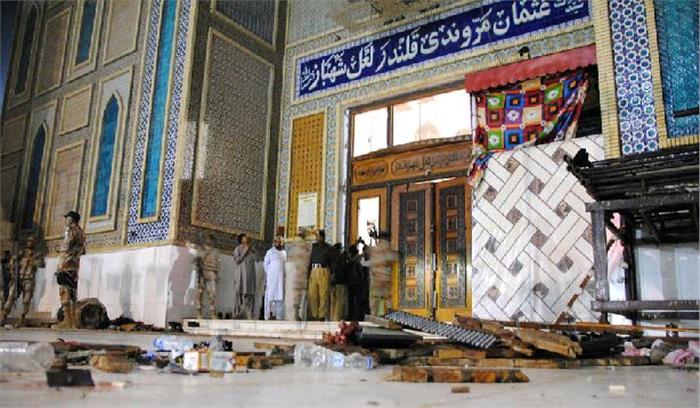 बलूचिस्तान दरगाह में विस्फोट, 12 की मौत