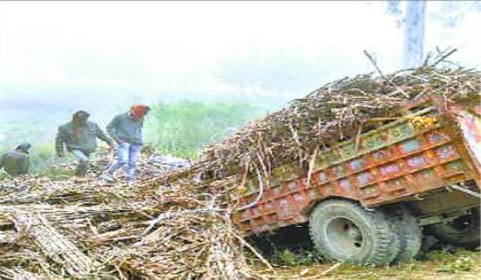 बलरामपुर में गन्ना लदी ट्रैक्टर-ट्राली पलटने से मोटर साइकिल सवार की मृत्यु