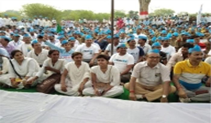 उत्तर प्रदेश : बांदा में जल संरक्षण के लिए अधिकारियों ने किया पैदल मार्च