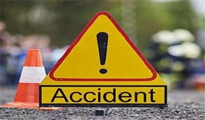 बांदा सड़क दुर्घटना में लोडर सवार 2 लोगों की मृत्यु बांदा सड़क दुर्घटना में लोडर सवार 2 लोगों की मृत्यु