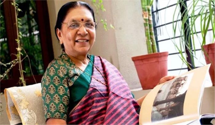 गाय को खुला छोड़ने पर आनंदी बेन ने उठाये सवाल