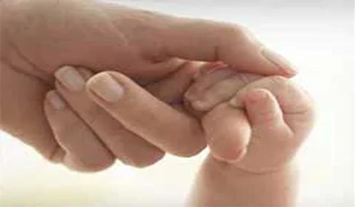 उप्र : पुलिसकर्मी के वाहन में प्रसूता ने दिया शिशु को जन्म