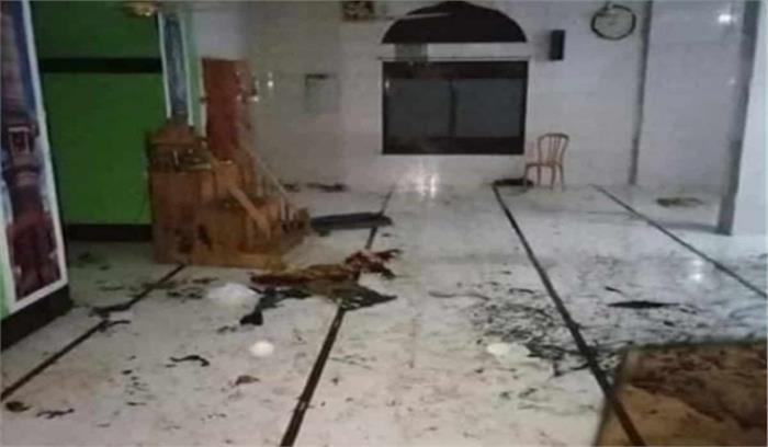 बांग्लादेश मस्जिद विस्फोट में 20 की मौत बांग्लादेश मस्जिद विस्फोट में 20 की मौत