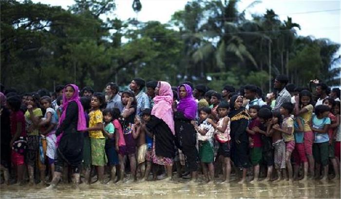 रोहिंग्या के लिए राहत सामग्री ले जा रहा ट्रक हुआ दुर्घटनाग्रस्त