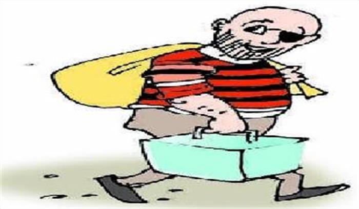 बैंक अधिकारी के घर लाखों की चोरी