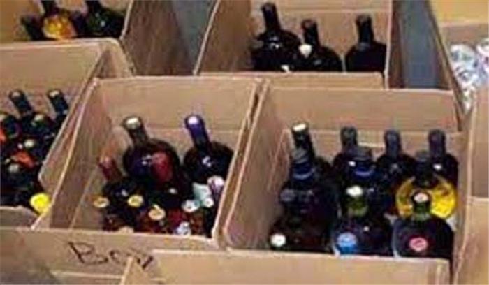 बिहार में 19 कार्टन शराब के साथ दो तस्कर गिरफ्तार