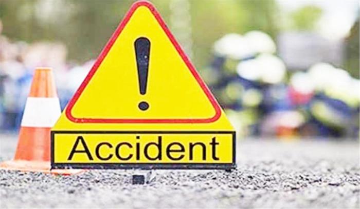 उत्तर प्रदेश: सड़क हादसे में तीन लोगों की मौत