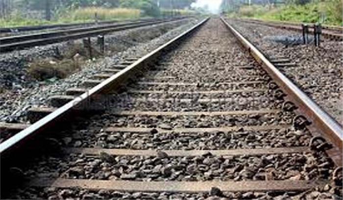 राजस्थान : महिला ने आठ वर्षीय पुत्री के साथ रेल के सामले कुदकर दी जान