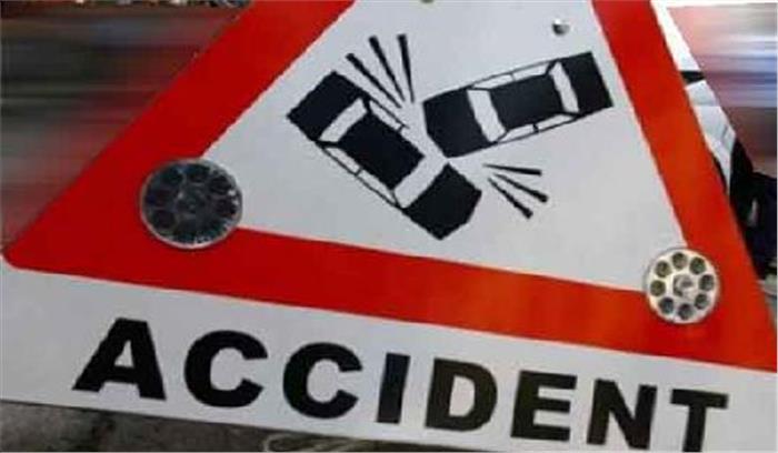 सड़क हादसे में पांच लोगों की मौत