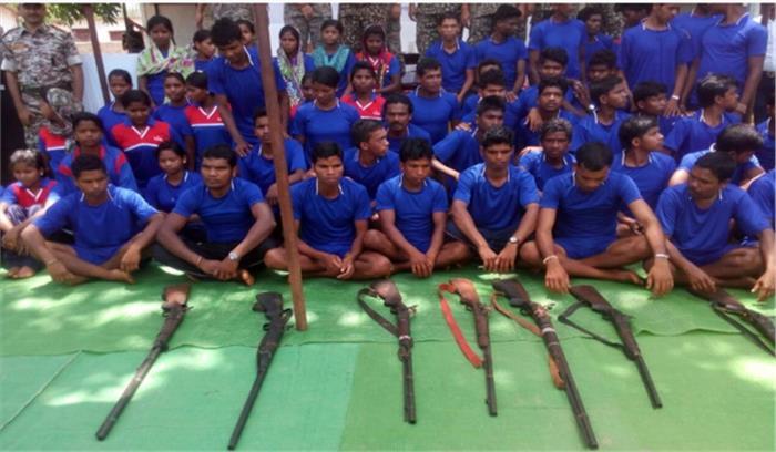 छत्तीसगढ़ में 60 नक्सलियों ने किया सरेंडर