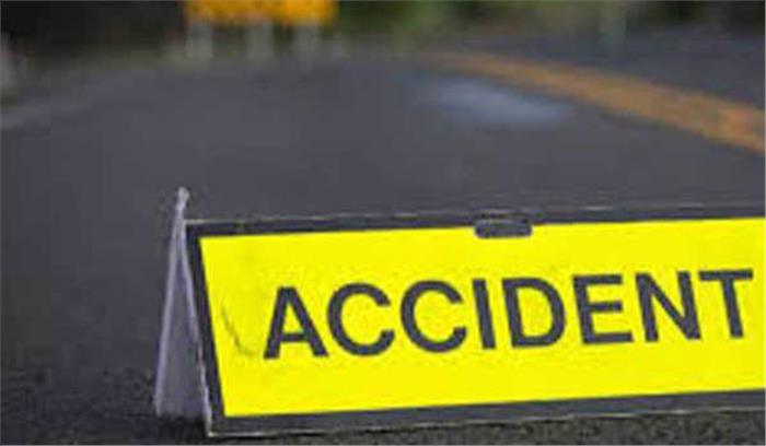 बस्ती सड़क दुर्घटना में मोटरसाइकिल सवार तीन की मृत्यु बस्ती सड़क दुर्घटना में मोटरसाइकिल सवार तीन की मृत्यु