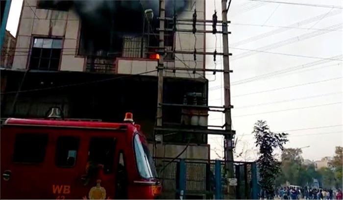 बवाना इंडस्ट्रियल एरिया स्थित फैक्ट्री में लगी भीषण आग, हादसे में 9 शव बरामद    