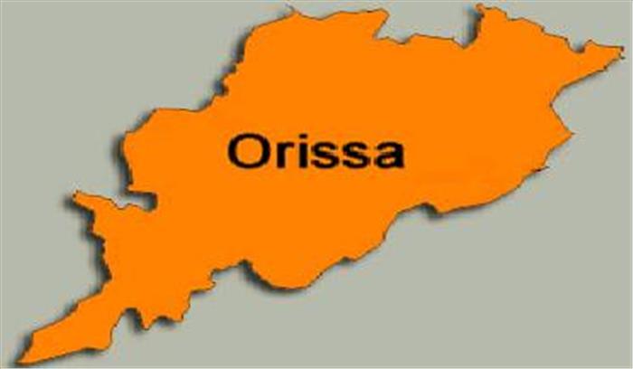 गोमांस के शक में उग्र भीड़ ने ट्रक में लगाई आग