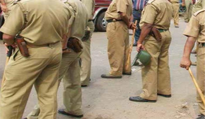 बिहार में विदेशी शराब के साथ 5 पुलिसकर्मी गिरफ्तार