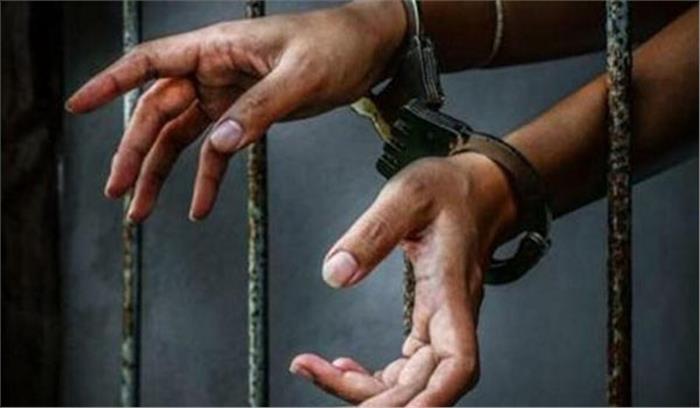 हत्यारे पति ने किया थाने में आत्मसमर्पण