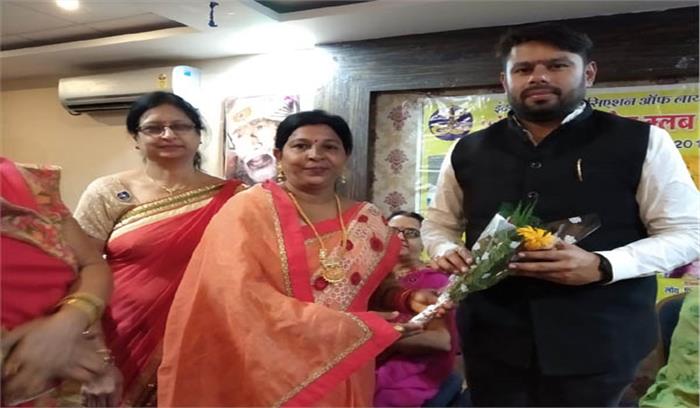 बेमेतरा : लायनेस क्बल प्रेरणा के शपथ ग्रहण समारोह में लायनेस सदस्य बेमेतरा : लायनेस क्बल प्रेरणा के शपथ ग्रहण समारोह में लायनेस सदस्य