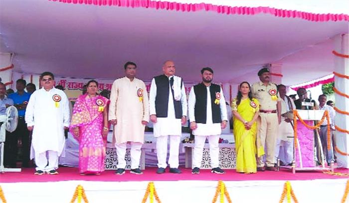 बेमेतरा : दवा पिलाकर रोटा वायरस टीकाकरण अभियान का कलेक्टर ने किया शुभारंभ