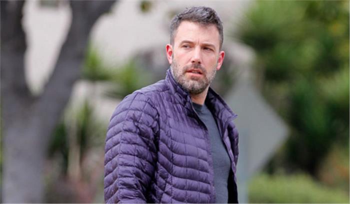 बेन एफ्लेक का शराब से छुटकारा पाने के लिए उपचार जारी