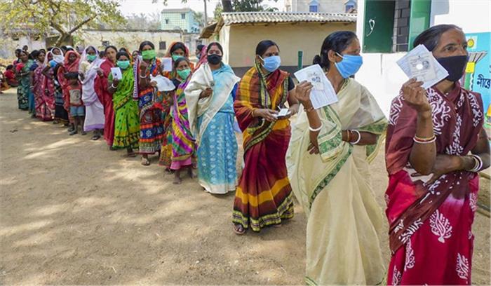 बंगाल चुनाव :  हिंसा की छिटपुट घटनाओं के बीच, बंगाल में भारी मतदान