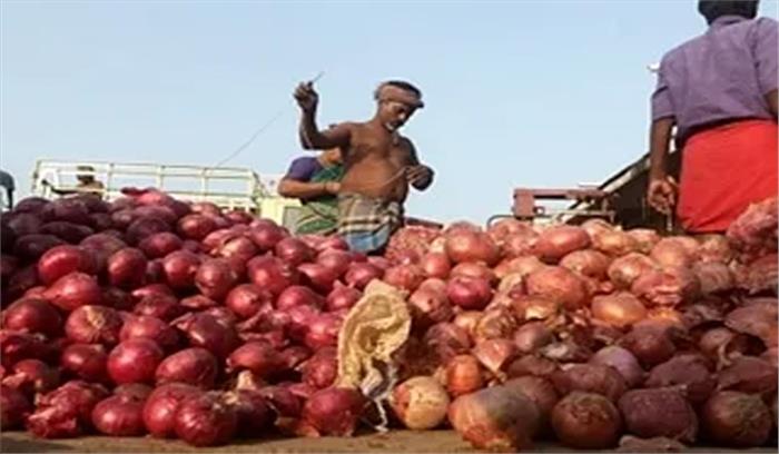 बेंगलुरू में 200 रुपये किलो पहुंचा प्याज बेंगलुरू में 200 रुपये किलो पहुंचा प्याज