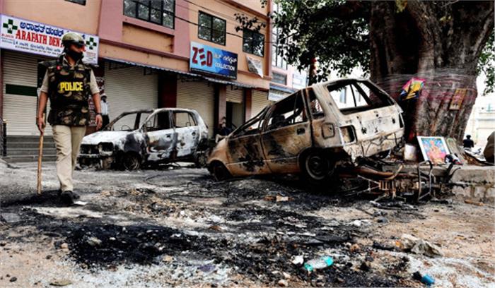 बेंगलुरु में फेसबुक पर पोस्ट के 3 घंटे में तेजी से दंगे भड़के : पुलिस