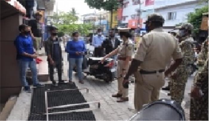 बेंगलुरु में कोरोना वायरस प्रोटोकॉल का उल्लंघन करने वालों को चेतावनी बेंगलुरु में कोरोना वायरस प्रोटोकॉल का उल्लंघन करने वालों को चेतावनी