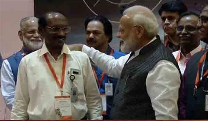 इसरो के वैज्ञानिकों पर देश को गर्व : मोदी