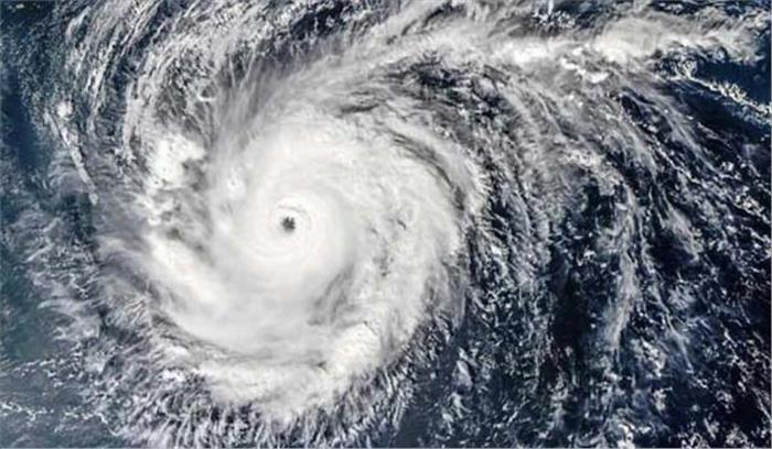 कर्नाटक में दिवाली काली कर सरकता है तूफान क्यार कर्नाटक में दिवाली काली कर सरकता है तूफान क्यार