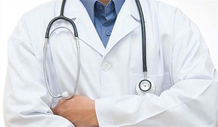 बेतिया : जूनियर चिकित्सकों की हड़ताल से तड़पते रहे मरीज