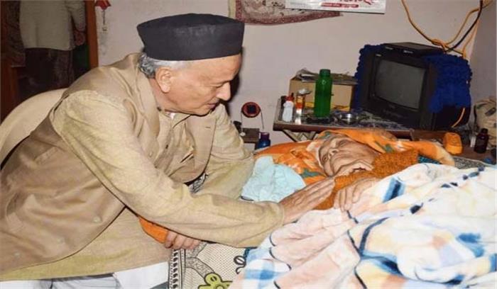 भैयादूज पर बीमार बहन से मिलने पहुंचे कोश्यारी